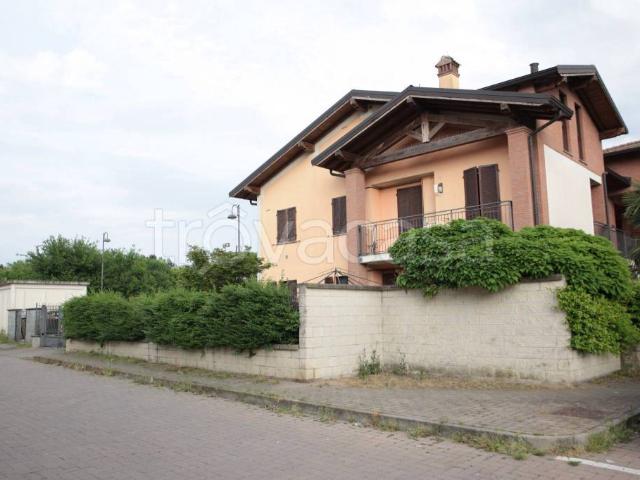 Trilocale in vendita a Certosa di Pavia