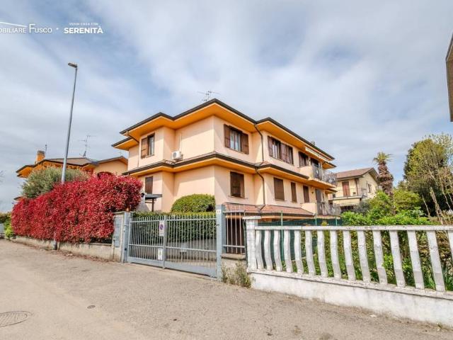 Trilocale in vendita a Cervignano d'Adda via Franchino Gaffurio