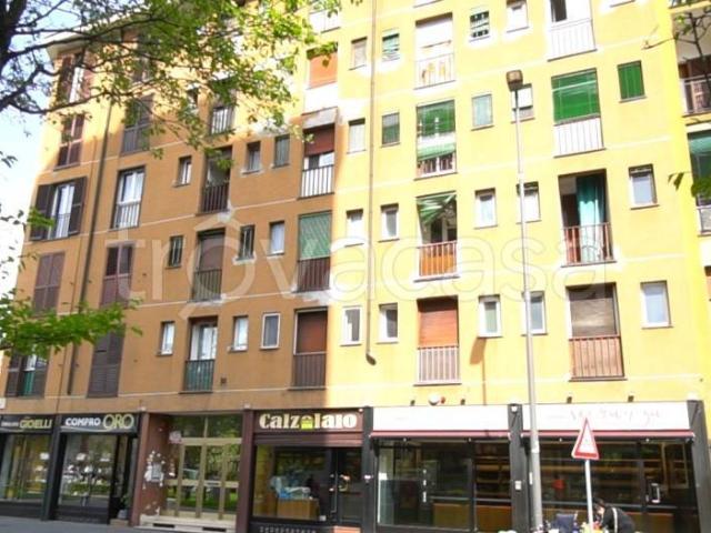 Trilocale in vendita a Cologno Monzese via Trento, 9