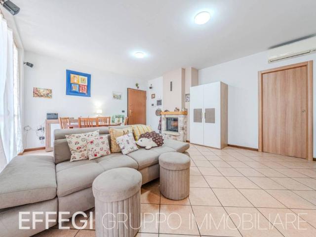 Trilocale in vendita a Comazzo via Rossate, 10, Lavagna