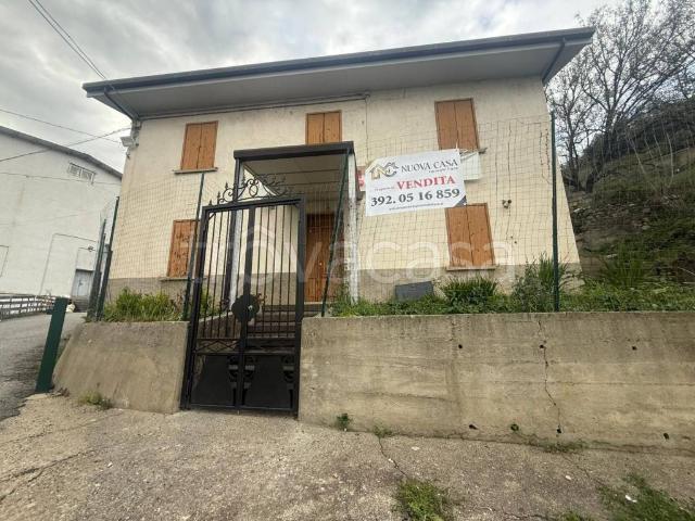 Trilocale in vendita a Cosenza, Acquedotto