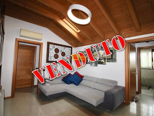 Trilocale in vendita a Cornate d'Adda, Colnago