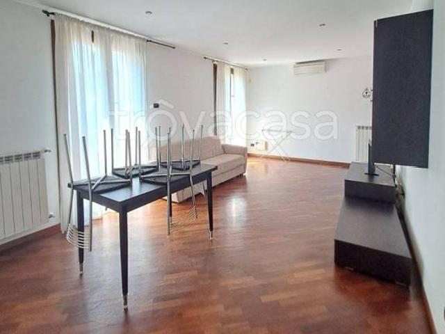 Trilocale in vendita a Cremona via Pietro Negroni, 7, Sant'Ambrogio