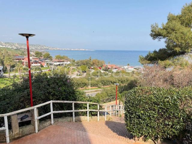Trilocale in vendita a Crotone viale Magna Grecia, 100