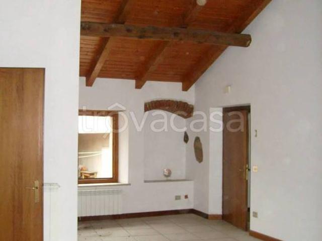 Trilocale in vendita a Dolcè vicolo Custozza, Volargne
