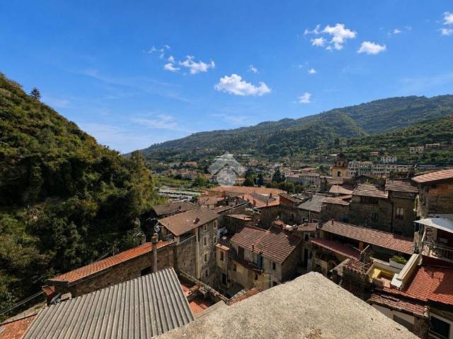Trilocale in vendita a Dolceacqua via castello