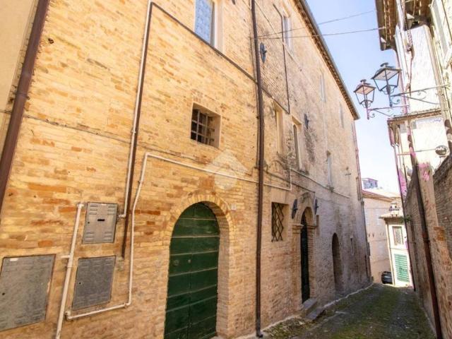 Trilocale in vendita a Fermo via Migliorati, 38