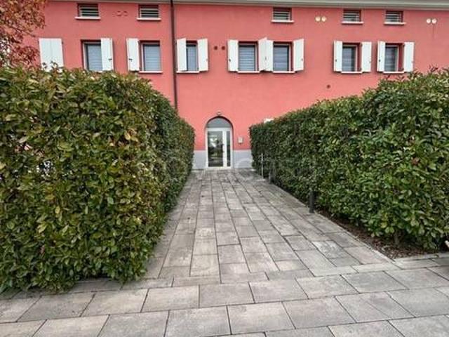 Trilocale in vendita a Ferrara via Navigazione, 8, San Martino