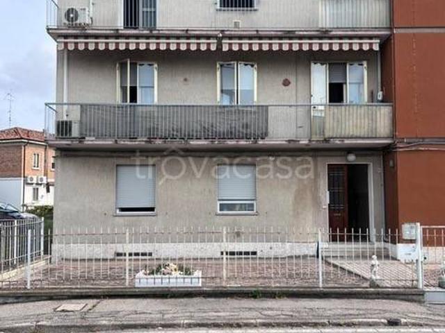 Trilocale in vendita a Ferrara via Giovanni Briosi, 9, Via Pomposa
