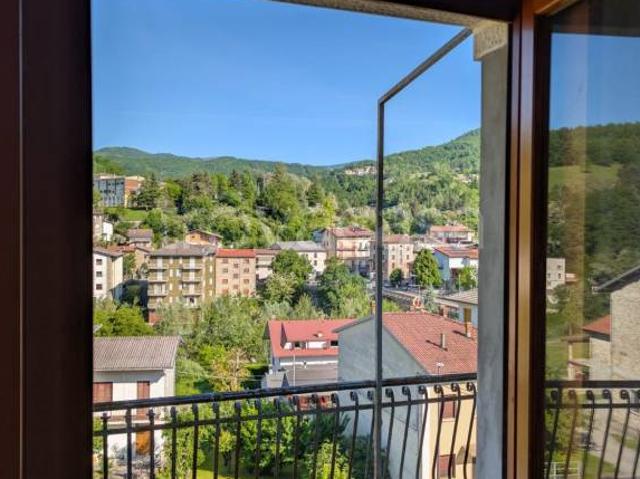 Trilocale in vendita a Ferriere via Isola Bellai