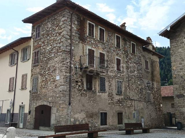 Trilocale in vendita a Fino del Monte vicolo Chiuso, 14