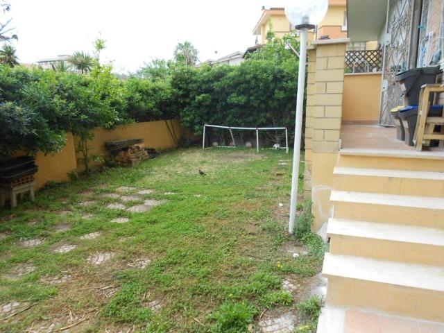 Trilocale in vendita a Fiumicino via delle scuole 2