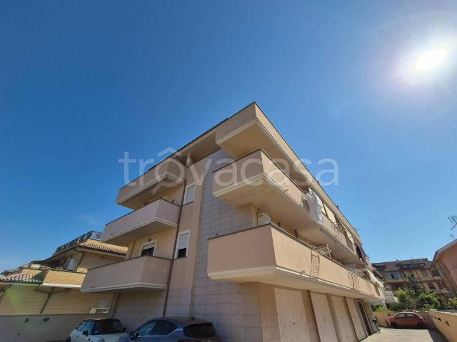Trilocale in vendita a Fiumicino via Portunno, Isola Sacra