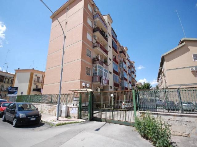 Trilocale in vendita a Foggia via Montegrappa, 34, Stazione