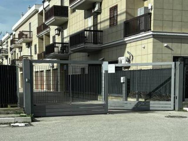 Trilocale in vendita a Foggia via Manfredonia, 90, Villaggio Artigiani Via Manfredonia