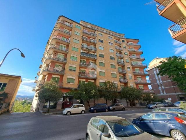 Trilocale in vendita a Frosinone viale america latina, 44
