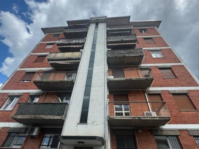 Trilocale in vendita a Gallarate via Statuto, 41, Cedrate