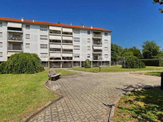 Trilocale in vendita a Gallarate via Val Grande, 3, Arnate