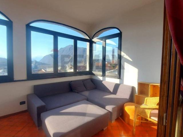 Trilocale in vendita a Gemonio piazza Virgilio, 2