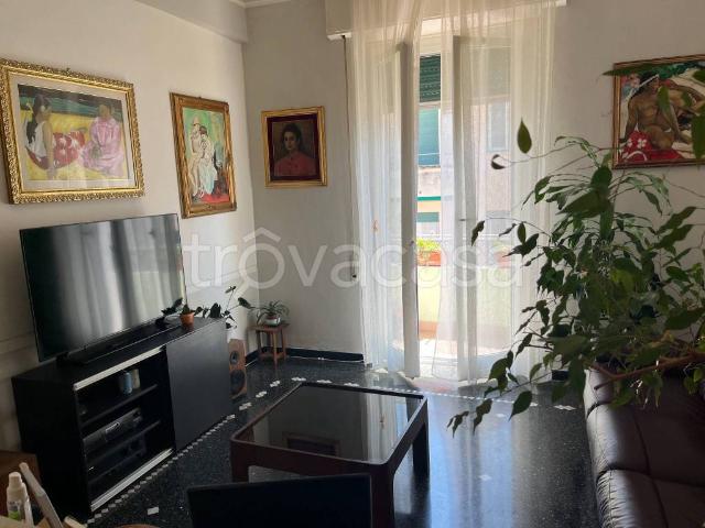 Trilocale in vendita a Genova via Cordanieri, Pra'