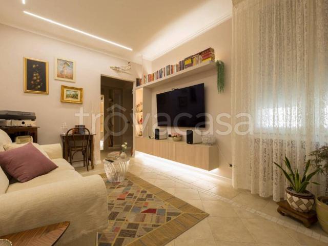 Trilocale in vendita a Genova via Armenia, 1, Foce