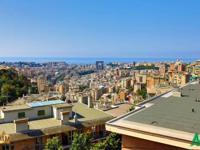 Trilocale in vendita a Genova via Aurelio Robino, Marassi
