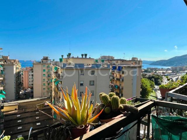 Trilocale in vendita a Genova via Diano Marina, Pra'