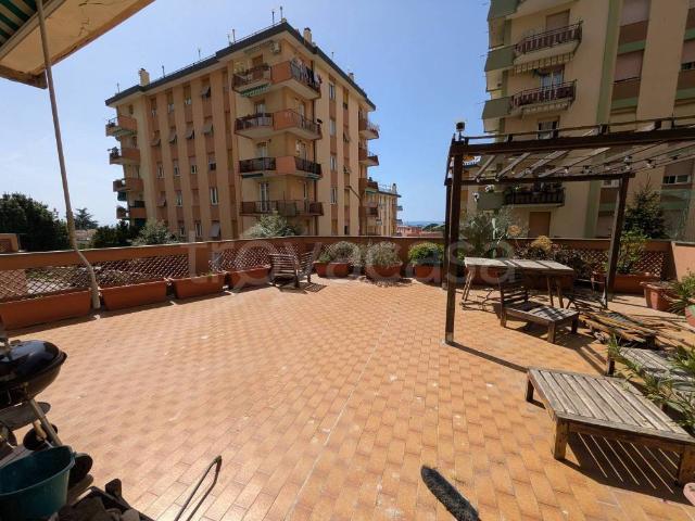 Trilocale in vendita a Genova via Laviosa, Pegli