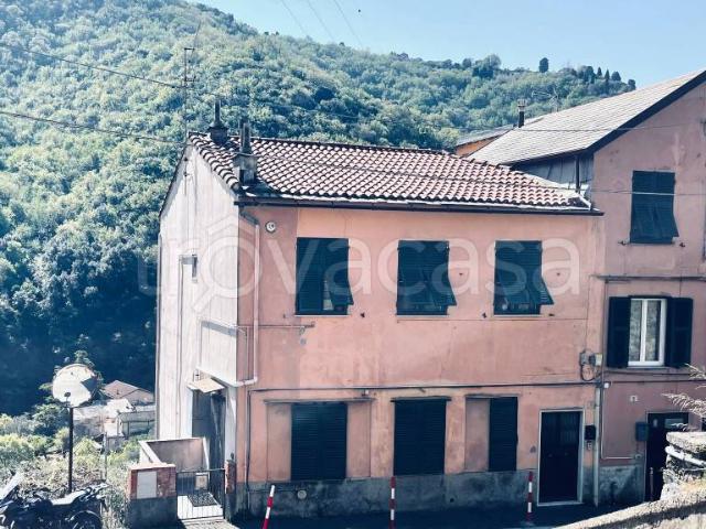 Trilocale in vendita a Genova via Nasche, 9, San Desiderio