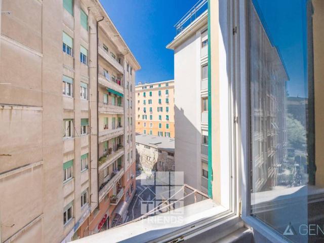Trilocale in vendita a Genova via Santa Chiara, 2, Carignano