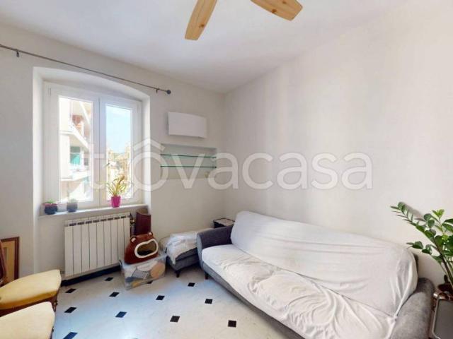 Trilocale in vendita a Genova via Renata Bianchi, Cornigliano