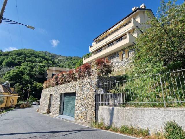 Trilocale in vendita a Genova, Bavari