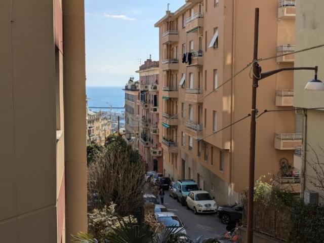 Trilocale in vendita a Genova, Castelletto