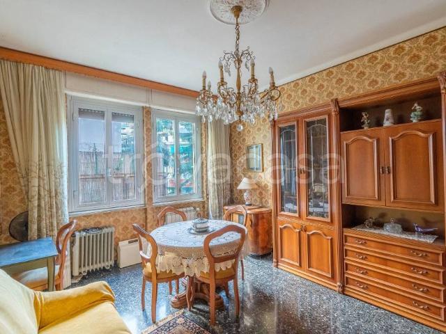 Trilocale in vendita a Genova, Castelletto