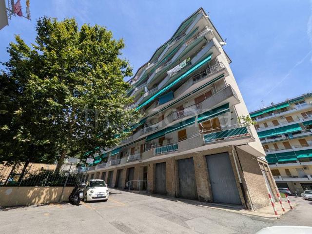 Trilocale in vendita a Genova, Pegli