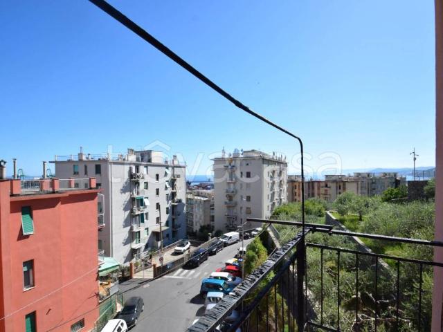 Trilocale in vendita a Genova, Pra'