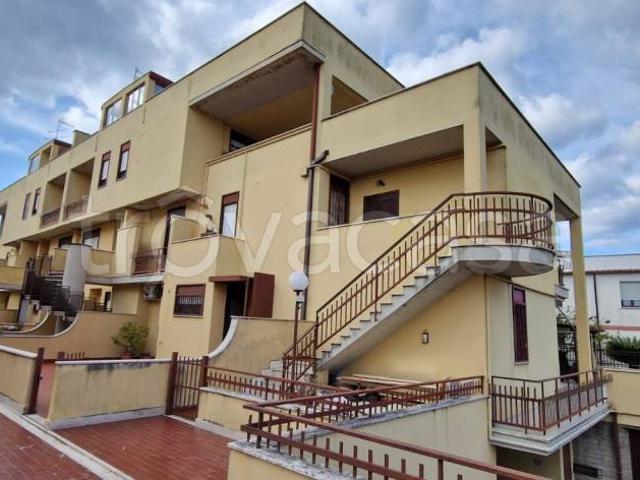 Trilocale in vendita a Genzano di Roma via Calabria, 30