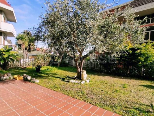 Trilocale in vendita a Grottammare via Firenze