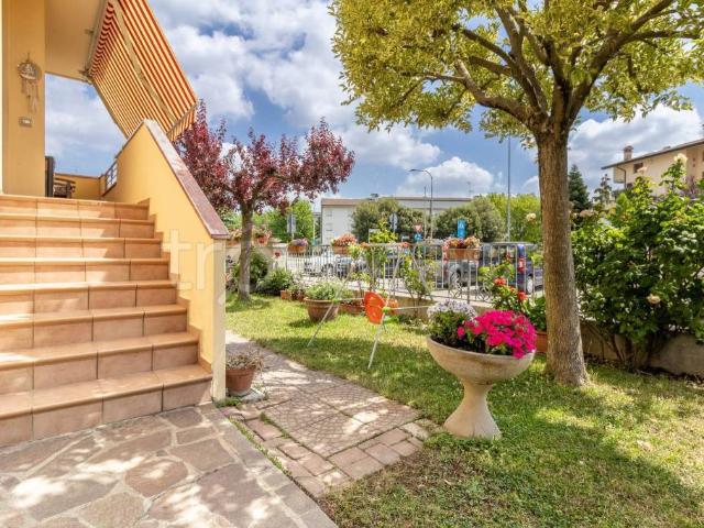 Trilocale in vendita a Imola via Pedagna