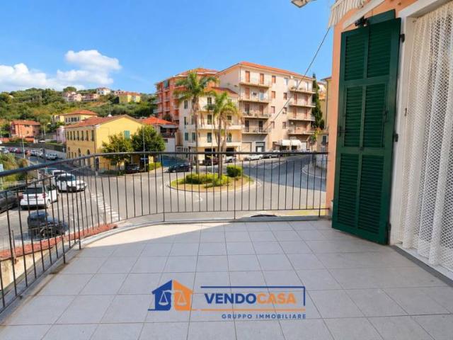 Trilocale in vendita a Imperia via Giuseppe Mazzini, 99, Porto Maurizio