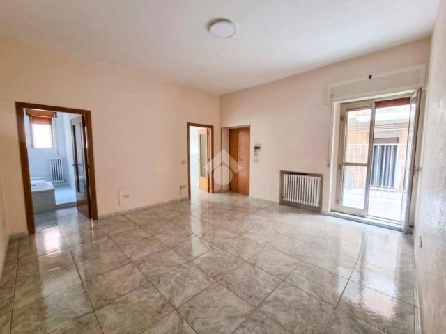 Trilocale in vendita a Lucera via Michele Scioscia, 36