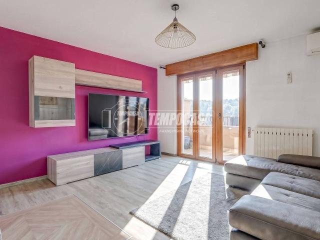 Trilocale in vendita a Luino via Creva 92/a