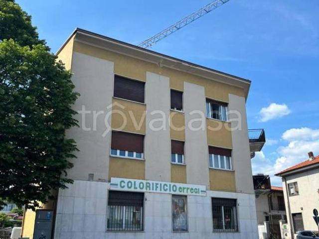 Trilocale in vendita a Lurago d'Erba via Roma