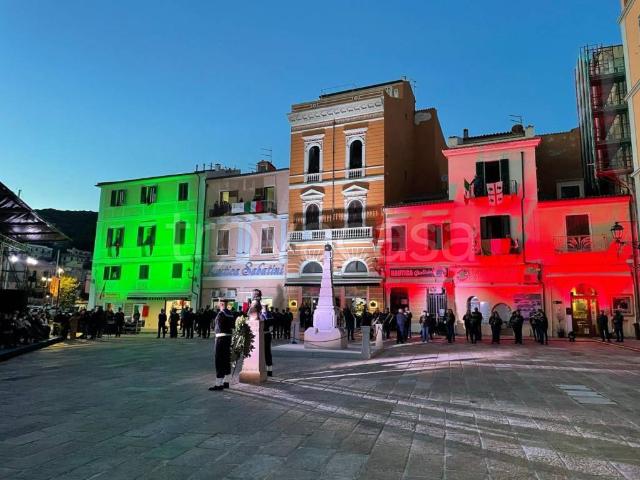 Trilocale in vendita a La Maddalena corso Vittorio Emanuele