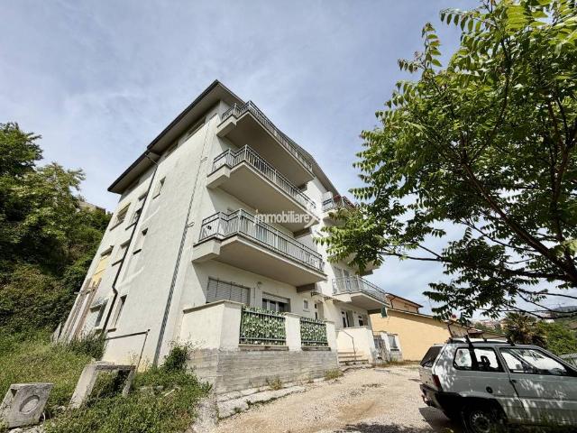 Trilocale in vendita a L'Aquila, Bellavista Pianola