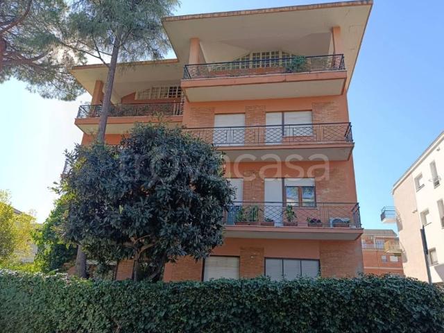 Trilocale in vendita a Latina via Satrico, 25, Centro