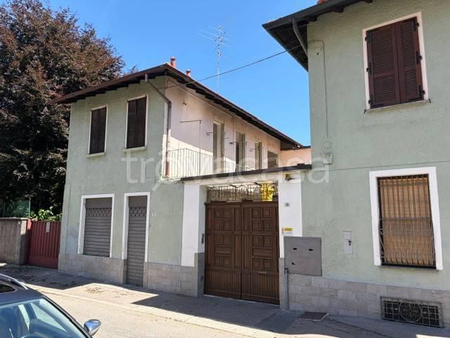 Trilocale in vendita a Legnano via Antonio Canova, 10, Legnarello
