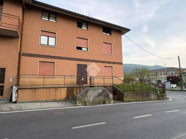 Trilocale in vendita a Leffe via Locatelli, 48