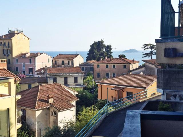 Trilocale in vendita a Lerici, Pugliola