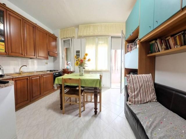 Trilocale in vendita a Livorno via Giampaolo Menichetti, Sorgenti